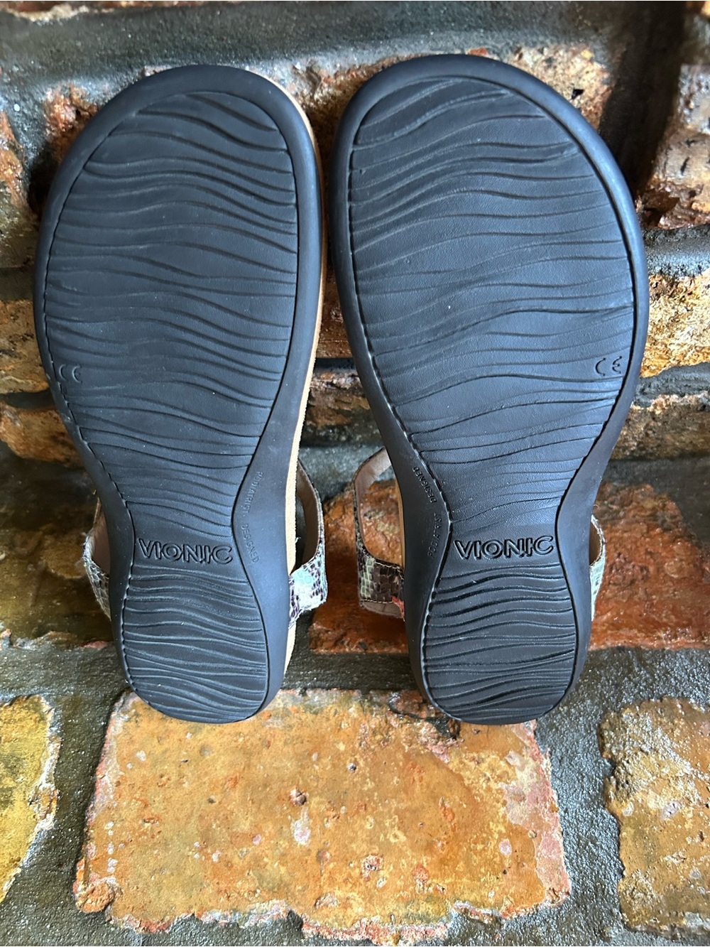 Vionic Sandals. - Picture 6 of 6